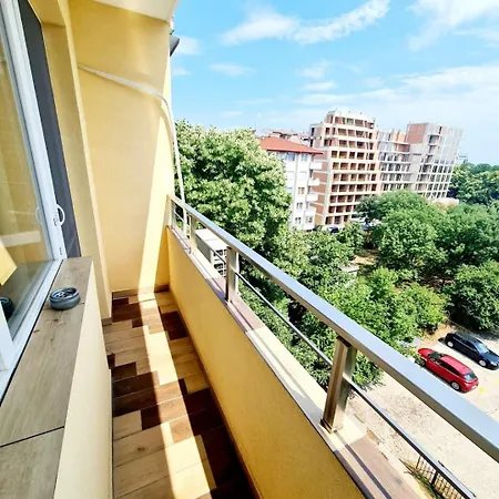 Sea Garden 1br - 5 Minutes To Apartmán Varna