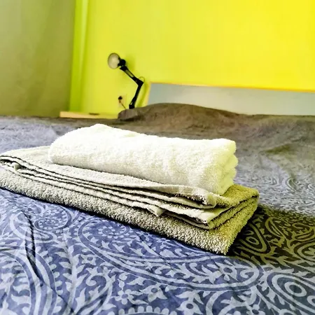 Sea Garden 1br - 5 Minutes To * וארנה